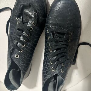 Donald J. Pliner Black Textured Sneakers
